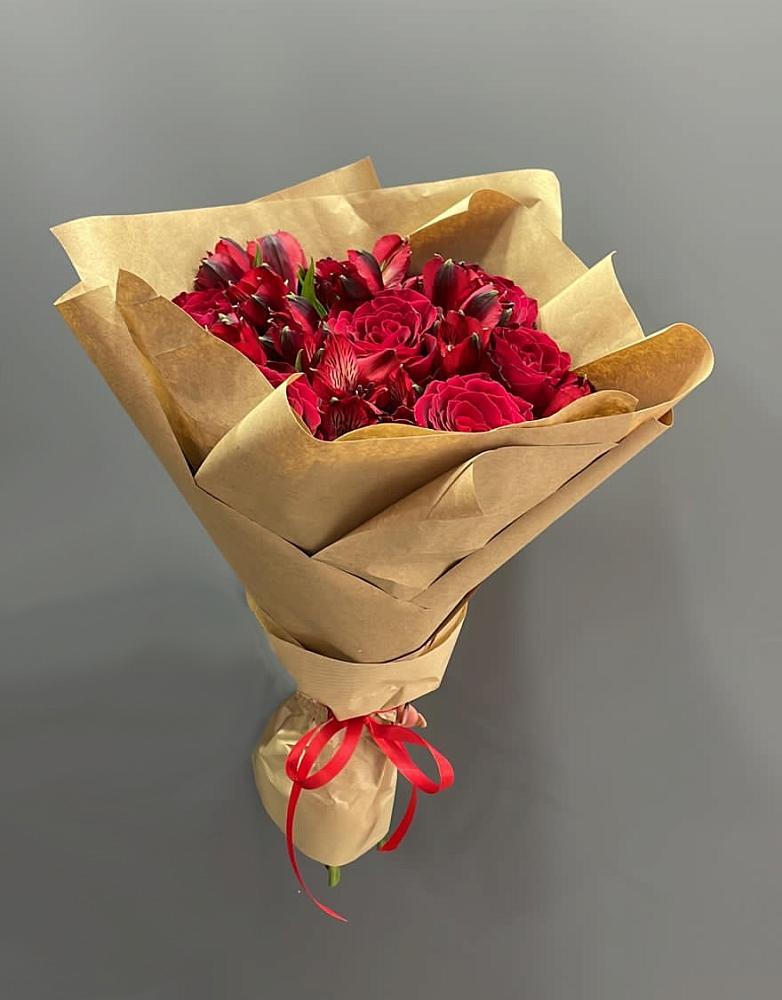 Букет цветов из: Альстромерии и Розы в Солослово