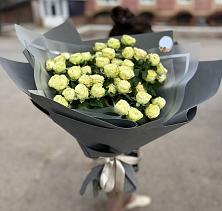 Букет Белые кустовые розы Солинеро в Солослово