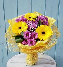 Букет цветов из:  Хризантемы и Герберы в Солослово