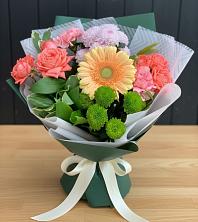 Букет цветов из:  Гвоздики, Розы, Герберы и Хризантемы в Солослово