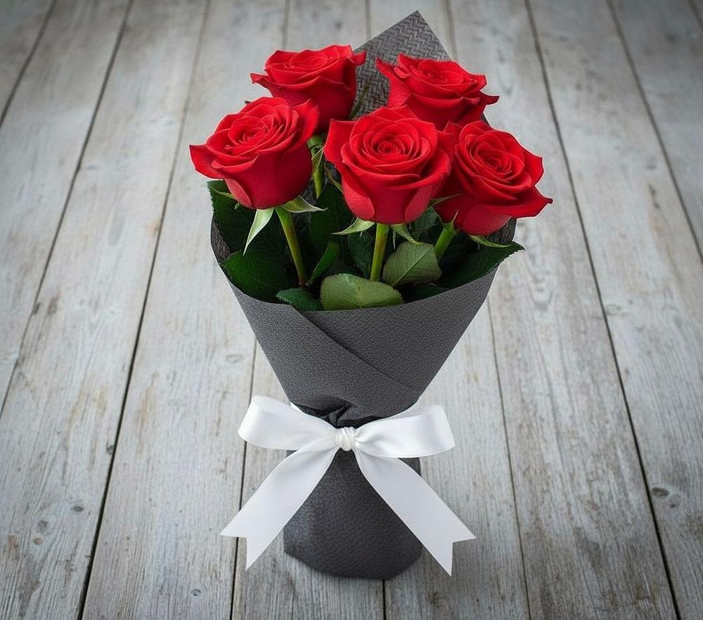 Букет 5 Красных роз Эдлесс Лав в Солослово